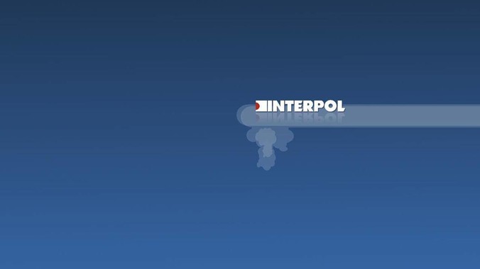 美国逆差明明是拿自己印的美元换其他国家的产品，为什么反倒是美国先受不了了？